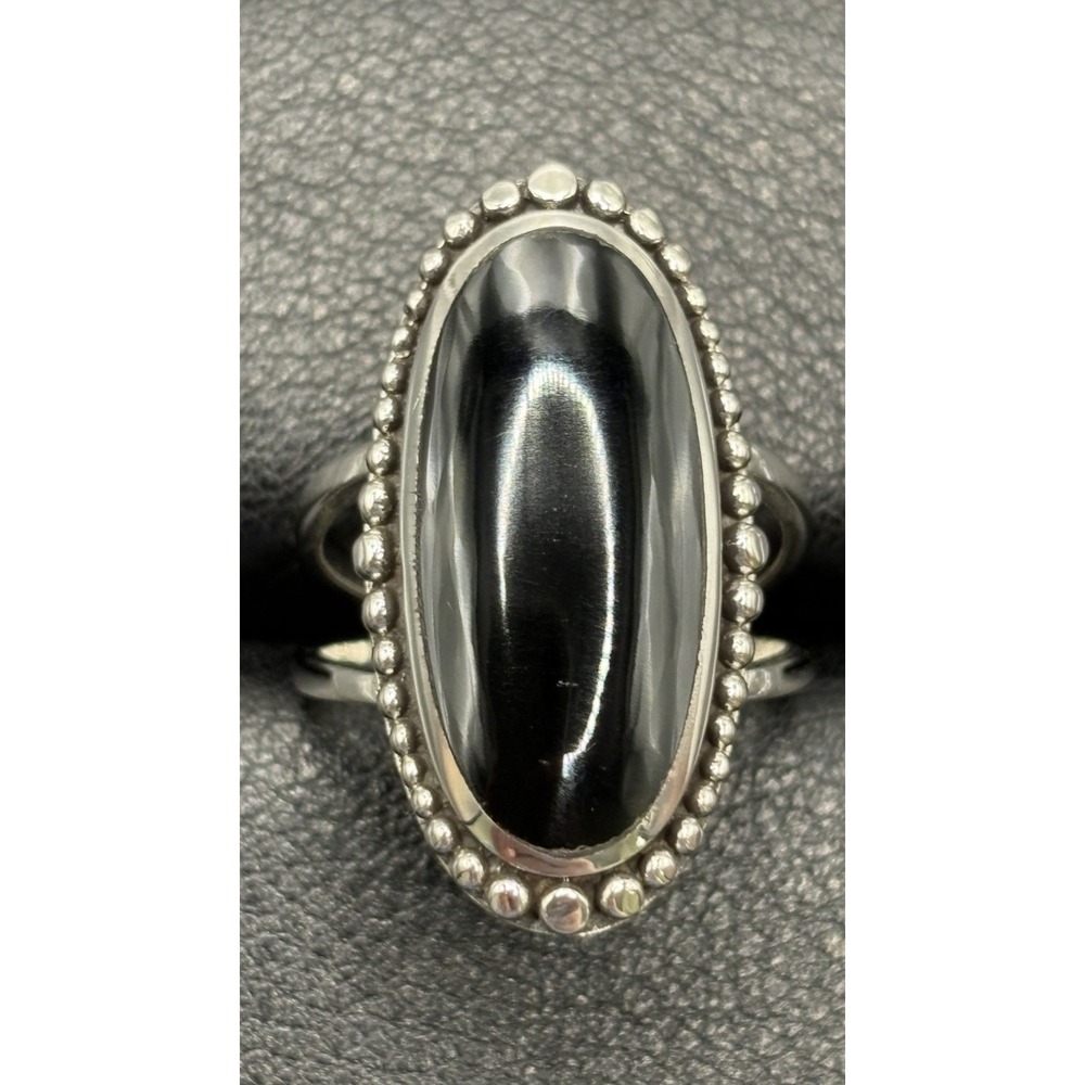 New Condition Sterling Silver Onyx Oblong Ring Size 7 E6